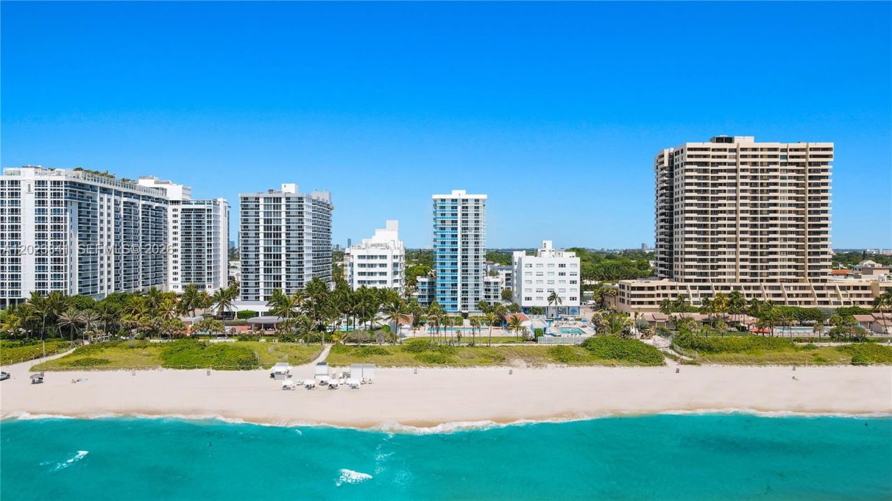 2457 Collins Ave , Unit 1602, Miami Beach, FL 33140 Photo