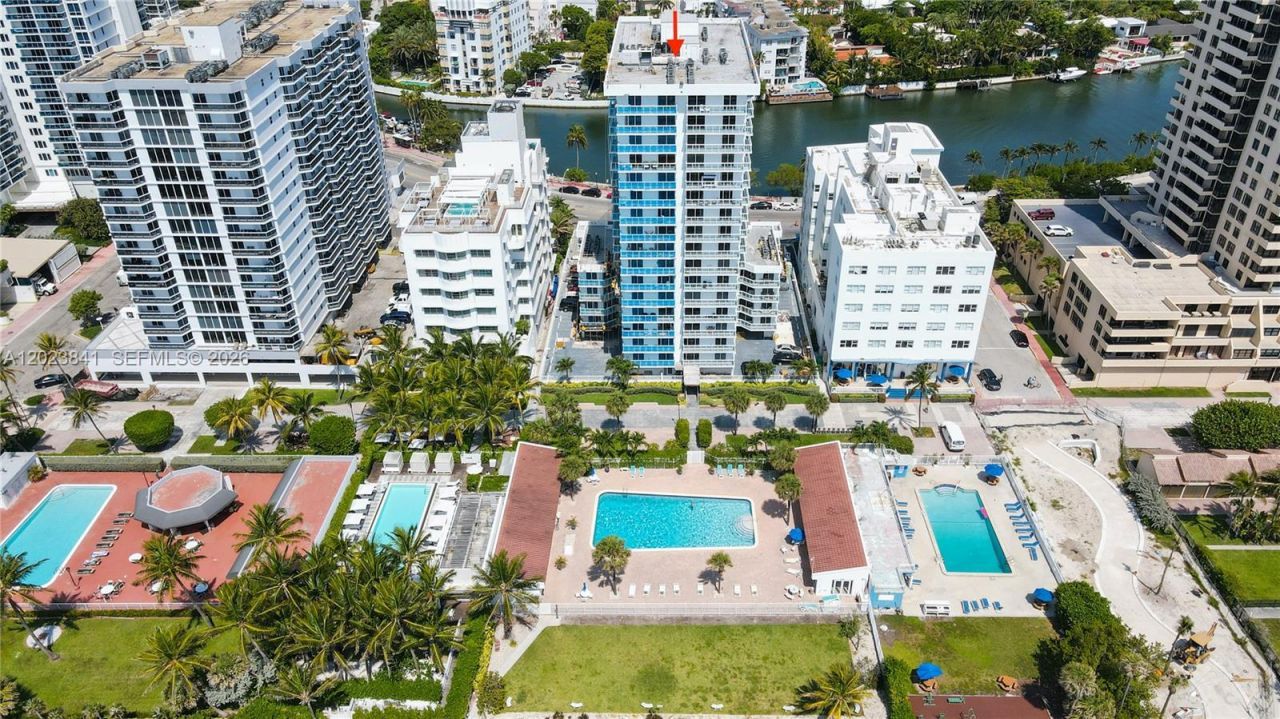 2457 Collins Ave , Unit 1602, Miami Beach, FL 33140 Photo