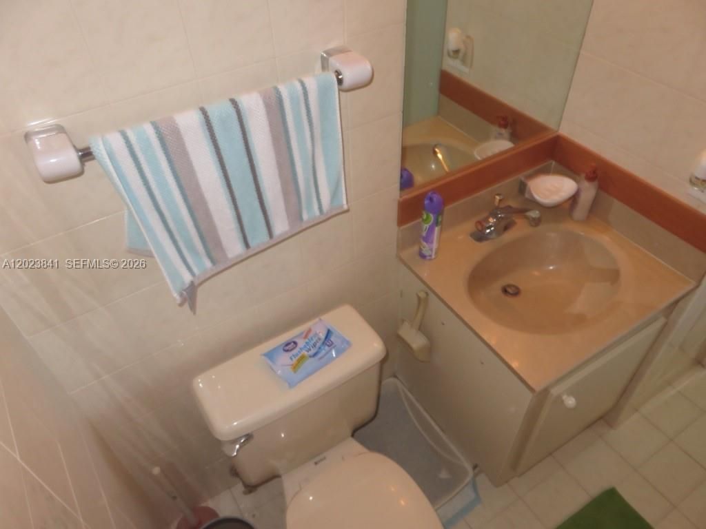 2457 Collins Ave , Unit 1602, Miami Beach, FL 33140 Photo