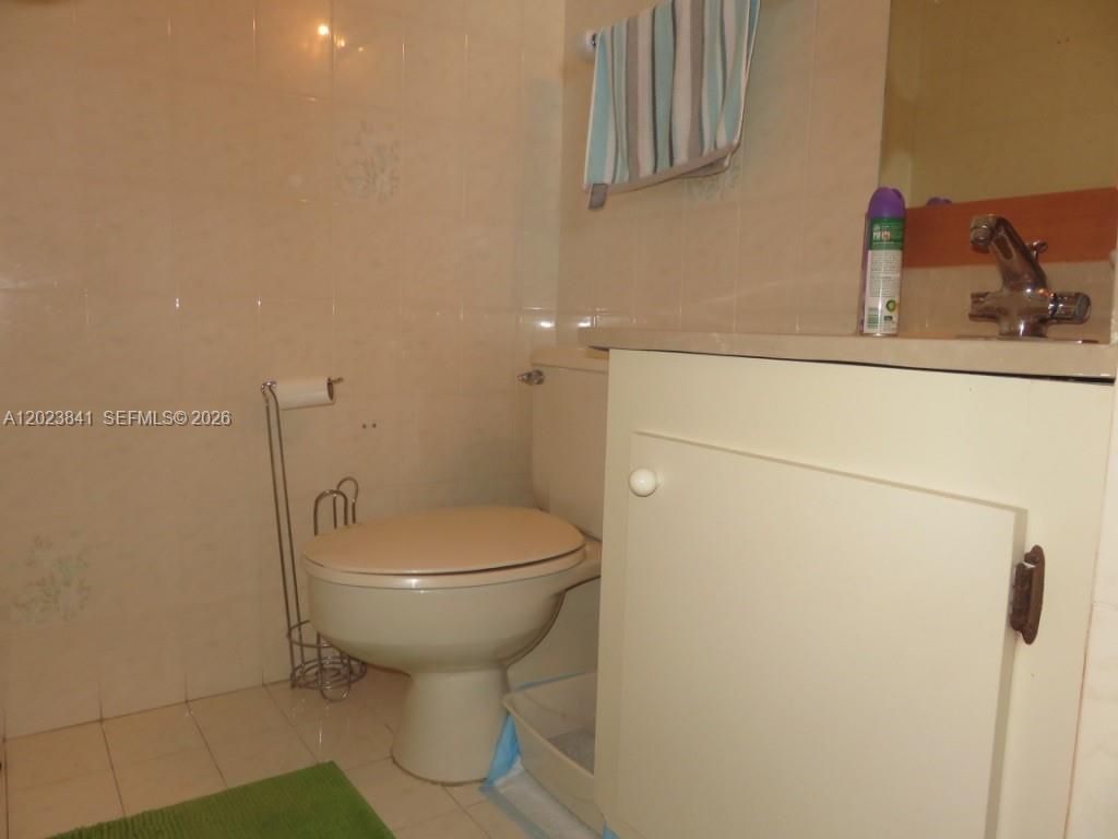 2457 Collins Ave , Unit 1602, Miami Beach, FL 33140 Photo