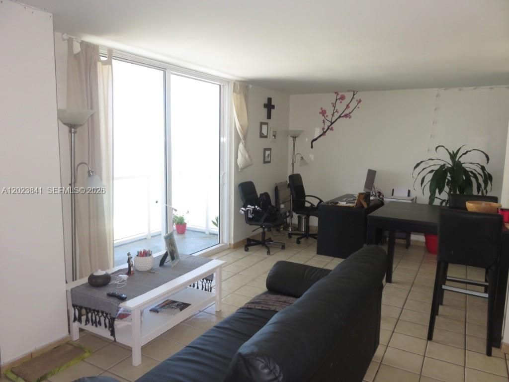 2457 Collins Ave , Unit 1602, Miami Beach, FL 33140 Photo