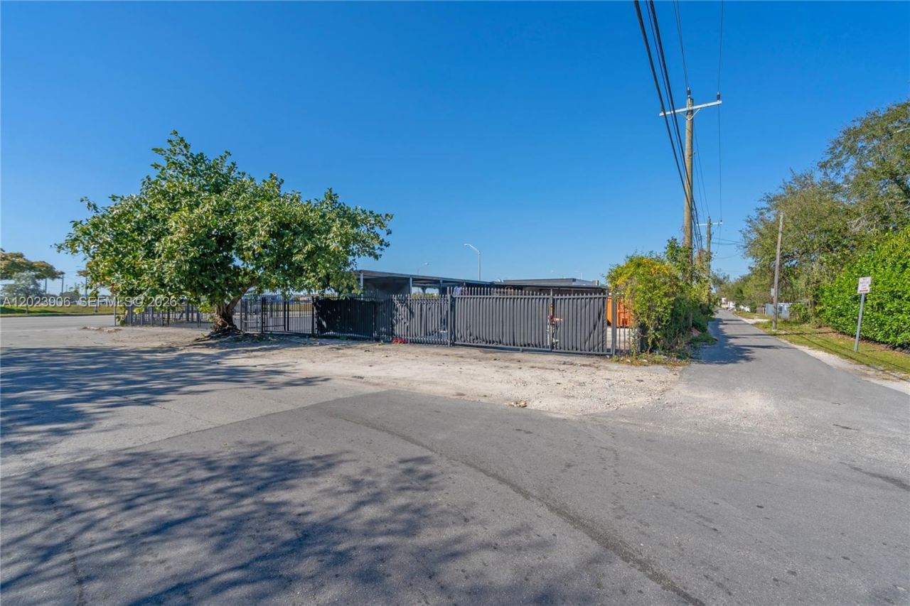 10801 NW 27th Ave , Miami, FL 33167 Photo