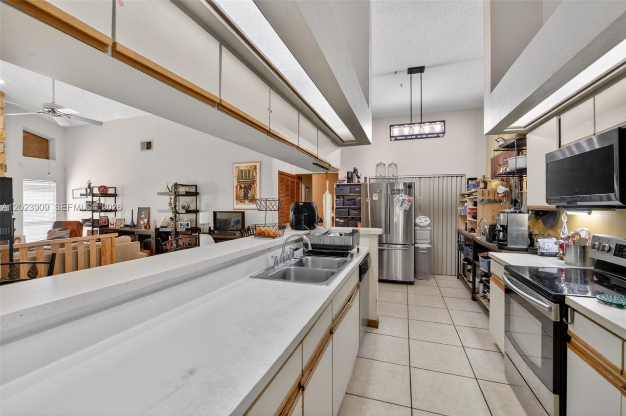 10300 Yorkmere Ct , Orlando, FL 32817 Photo