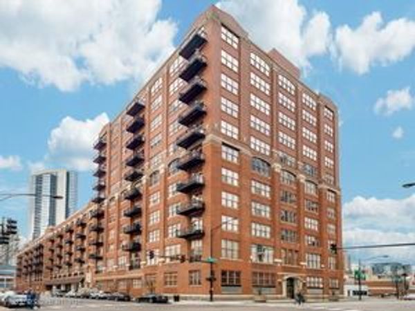 360 W Illinois Street , Unit 205, Chicago, IL 60654