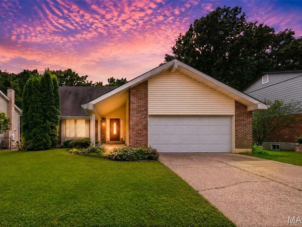 1089 Pinrun Drive , Ballwin, MO 63011