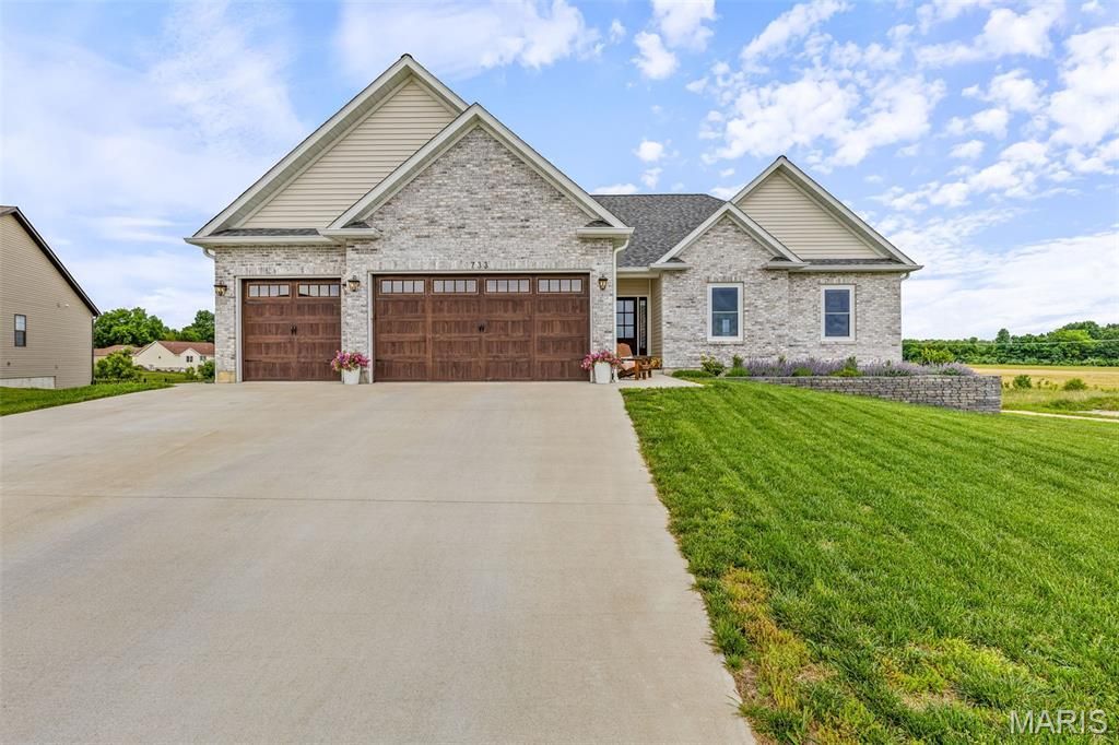 733 Magnolia Drive, Farmington, MO 63640 Main Photo