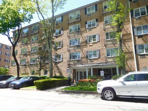 3 Consulate Drive , Unit 3-L, Tuckahoe, NY 10707