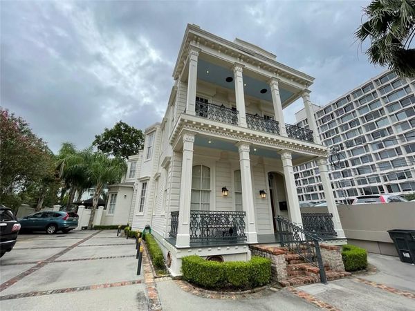 1520 JOSEPHINE Street, New Orleans, LA 70130