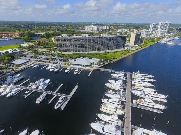 136 Lakeshore Drive, Unit 211, North Palm Beach, FL 33408