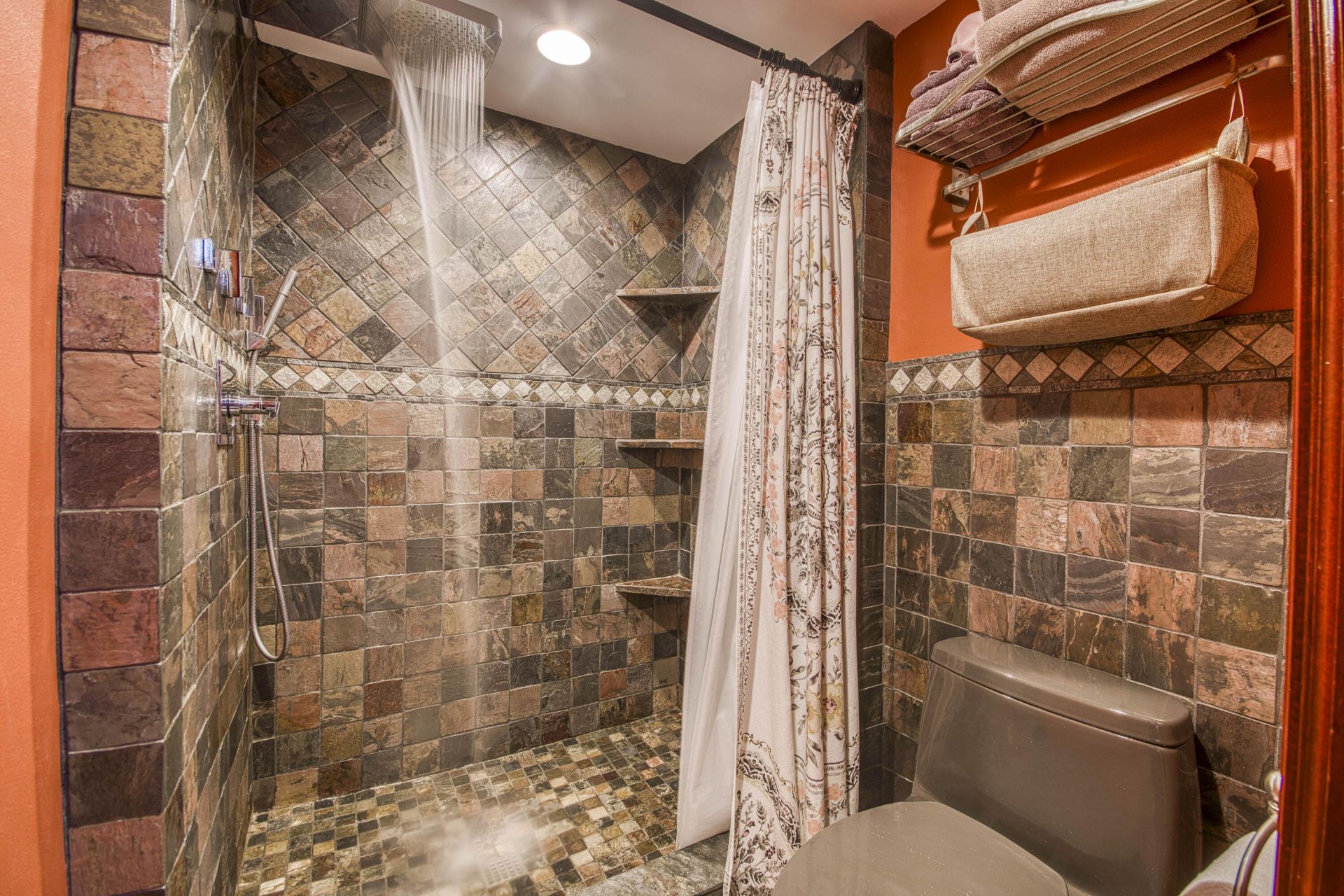 136 Lakeshore Drive, Unit 211, North Palm Beach, FL 33408 Photo
