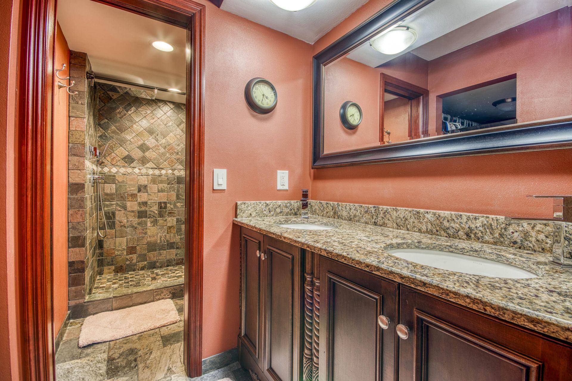 136 Lakeshore Drive, Unit 211, North Palm Beach, FL 33408 Photo