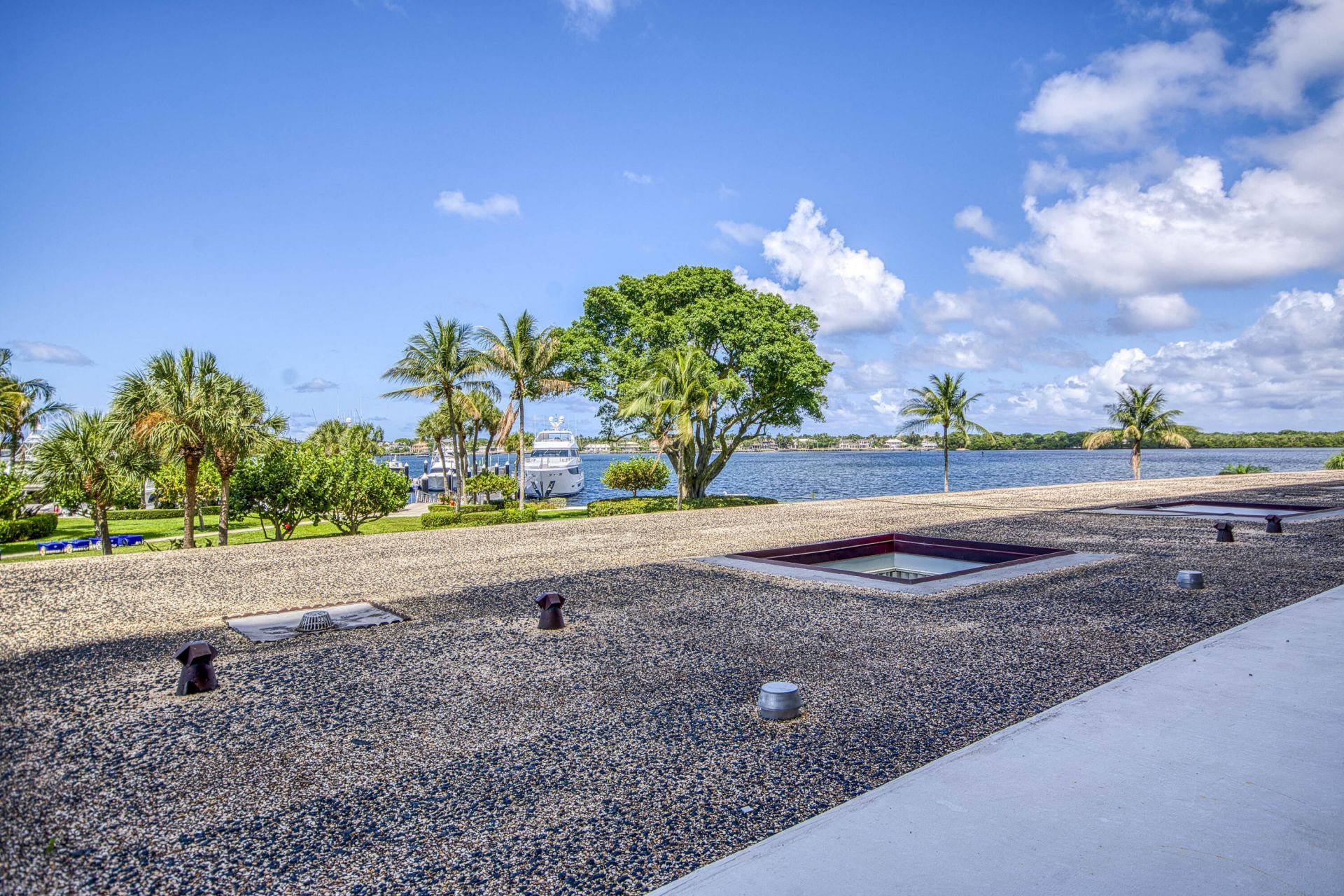 136 Lakeshore Drive, Unit 211, North Palm Beach, FL 33408 Photo