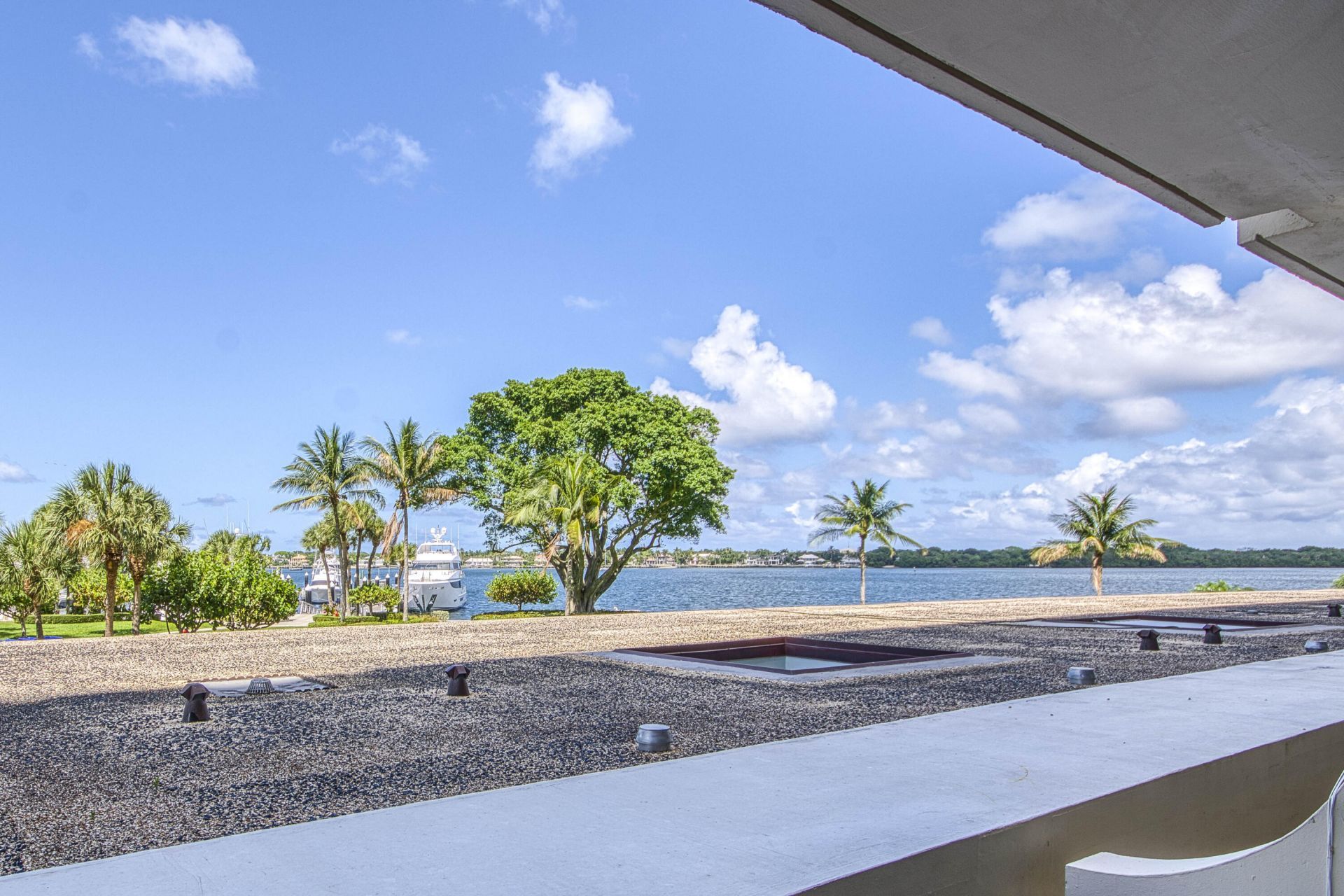 136 Lakeshore Drive, Unit 211, North Palm Beach, FL 33408 Photo