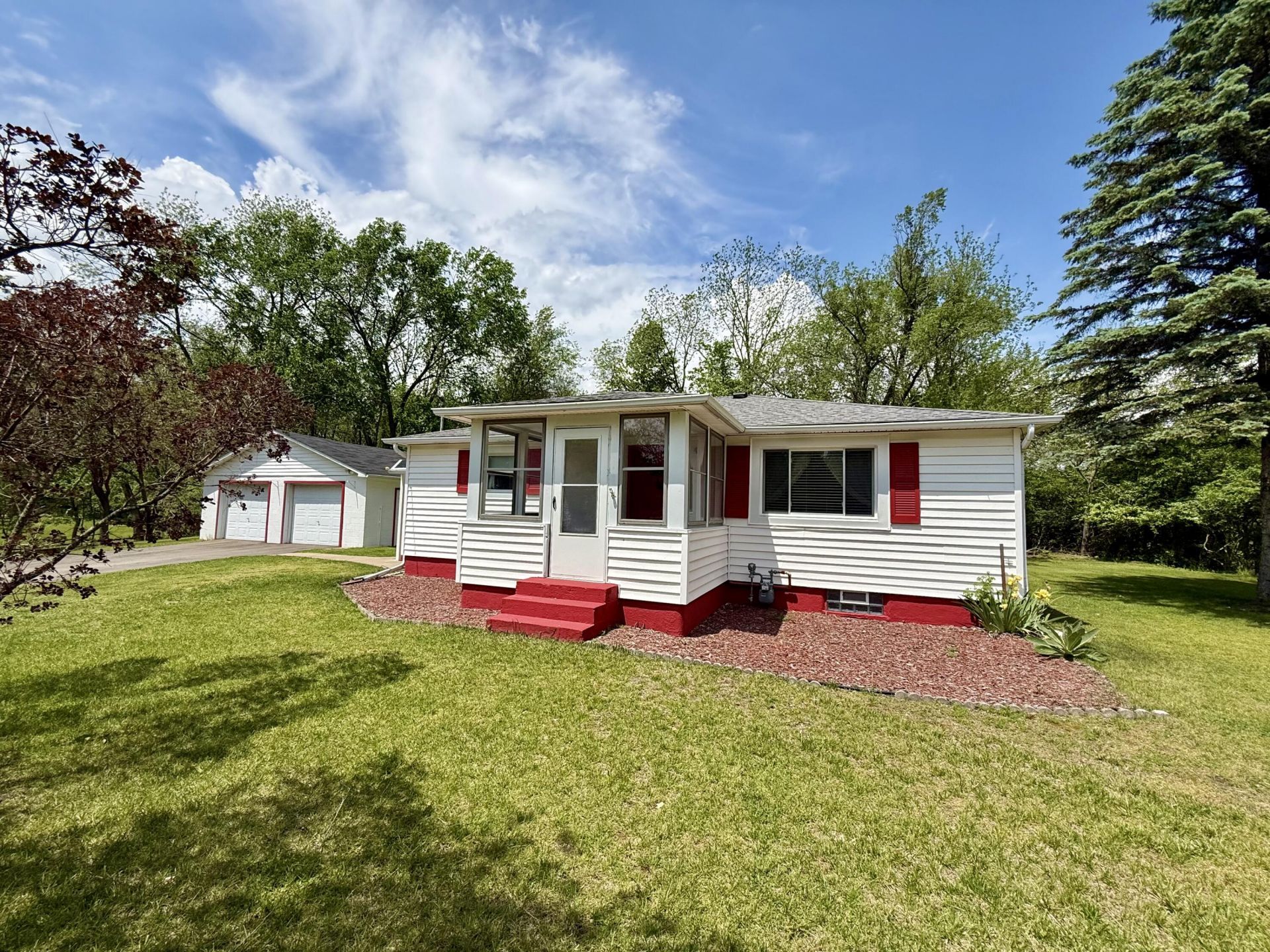 1 Lo Presto Avenue, Hillsdale, MI 49242 Main Photo