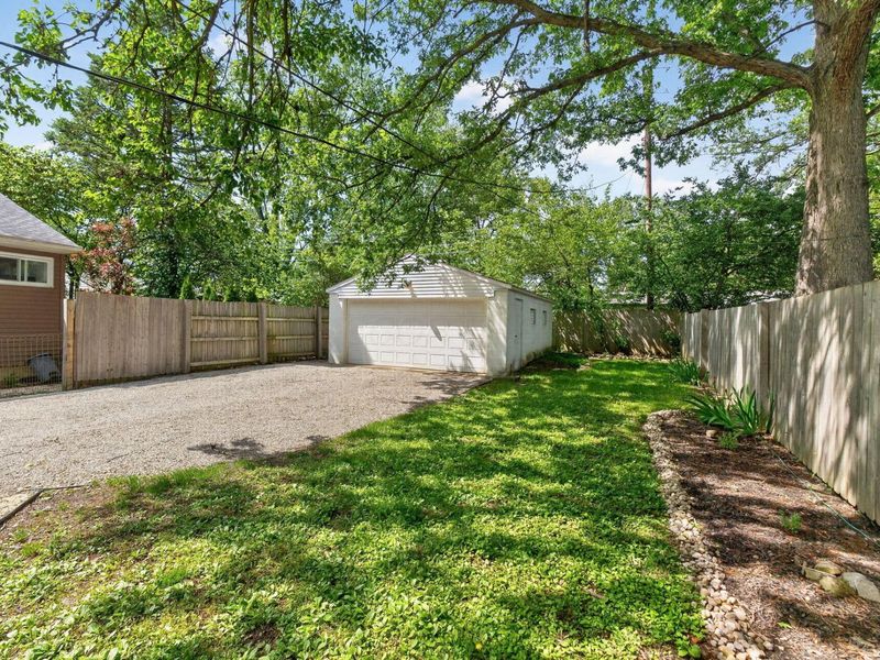 448 Chase Road, Columbus, OH 43214 Photo 36