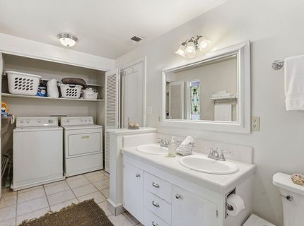 963 Swanston Dr, Sacramento, CA 95818 Photo