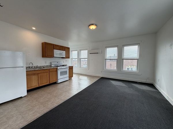 3 Webster St, Unit 5, Rockland, MA 02370