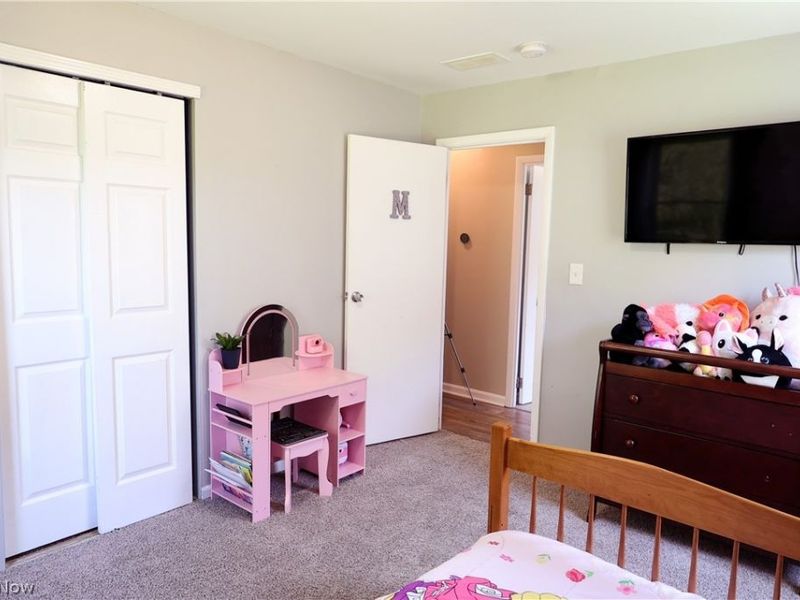 556 Keys Drive, Elyria, OH 44035 Photo 6