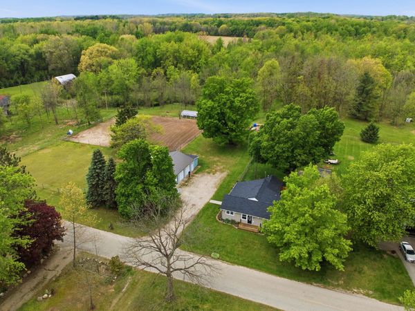 2498 Hemlock Road, Quincy, MI 49082