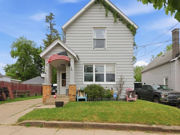 1121 Crosby Street NW, Grand Rapids, MI 49504