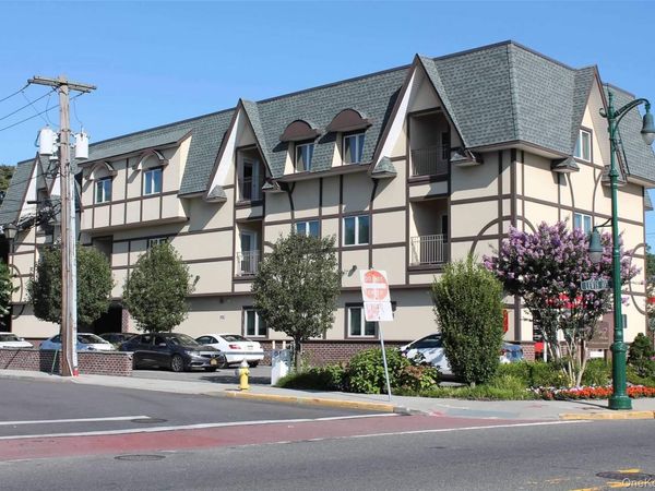 289 Post Avenue , Unit 204, Westbury, NY 11590