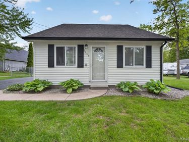 6354 Lapeer Road, Burton, MI 48509