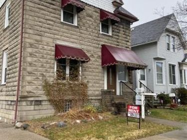 82 POPLAR Street, Wyandotte, MI 48192