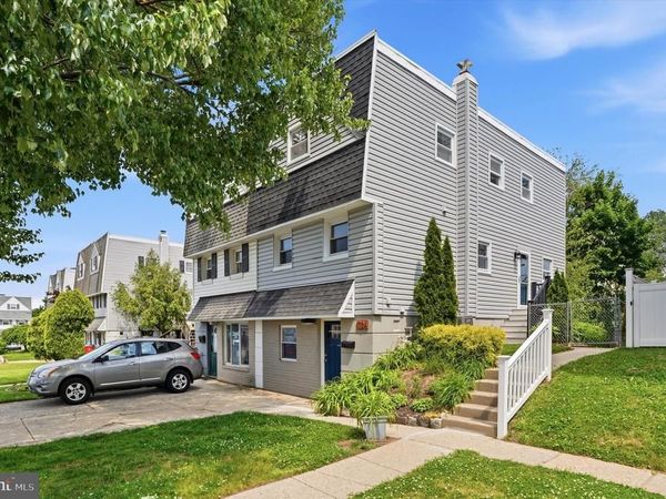1724 KENDRICK LANE , NORRISTOWN, PA 19401