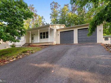 100 WOODLANDS LANE, CROSS JUNCTION, VA 22625