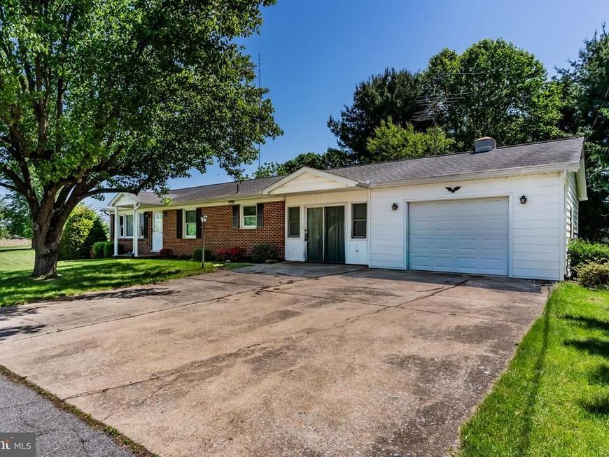 274 Cherry Lane Drive, Chambersburg, PA 17202 Main Photo