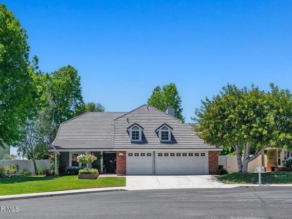 907 Sagebrush Place, Newbury Park, CA 91320