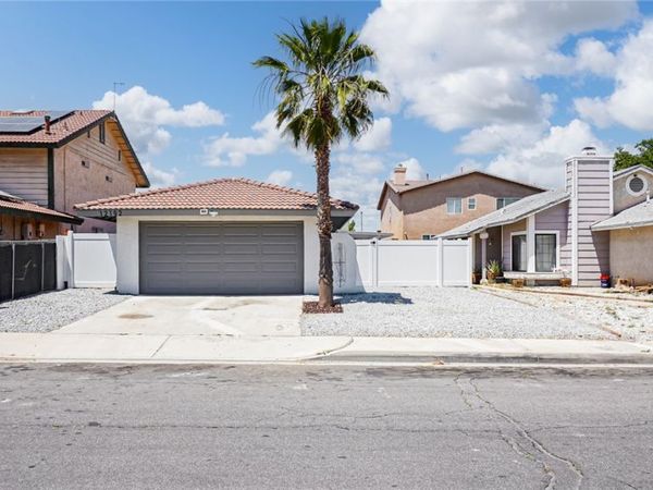12192 Pluto, Victorville, CA 92392