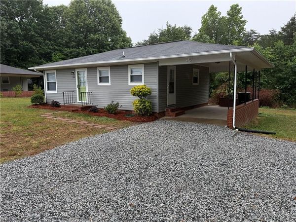 204 Willow Creek Road , Kernersville, NC 27284