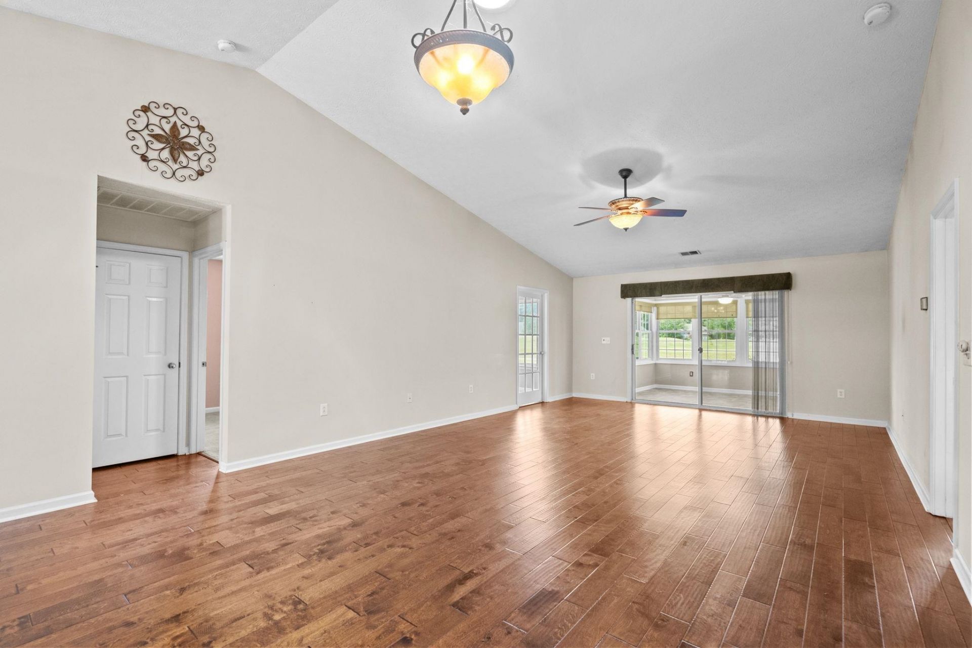 2783 Sanctuary Blvd.  Photo 16