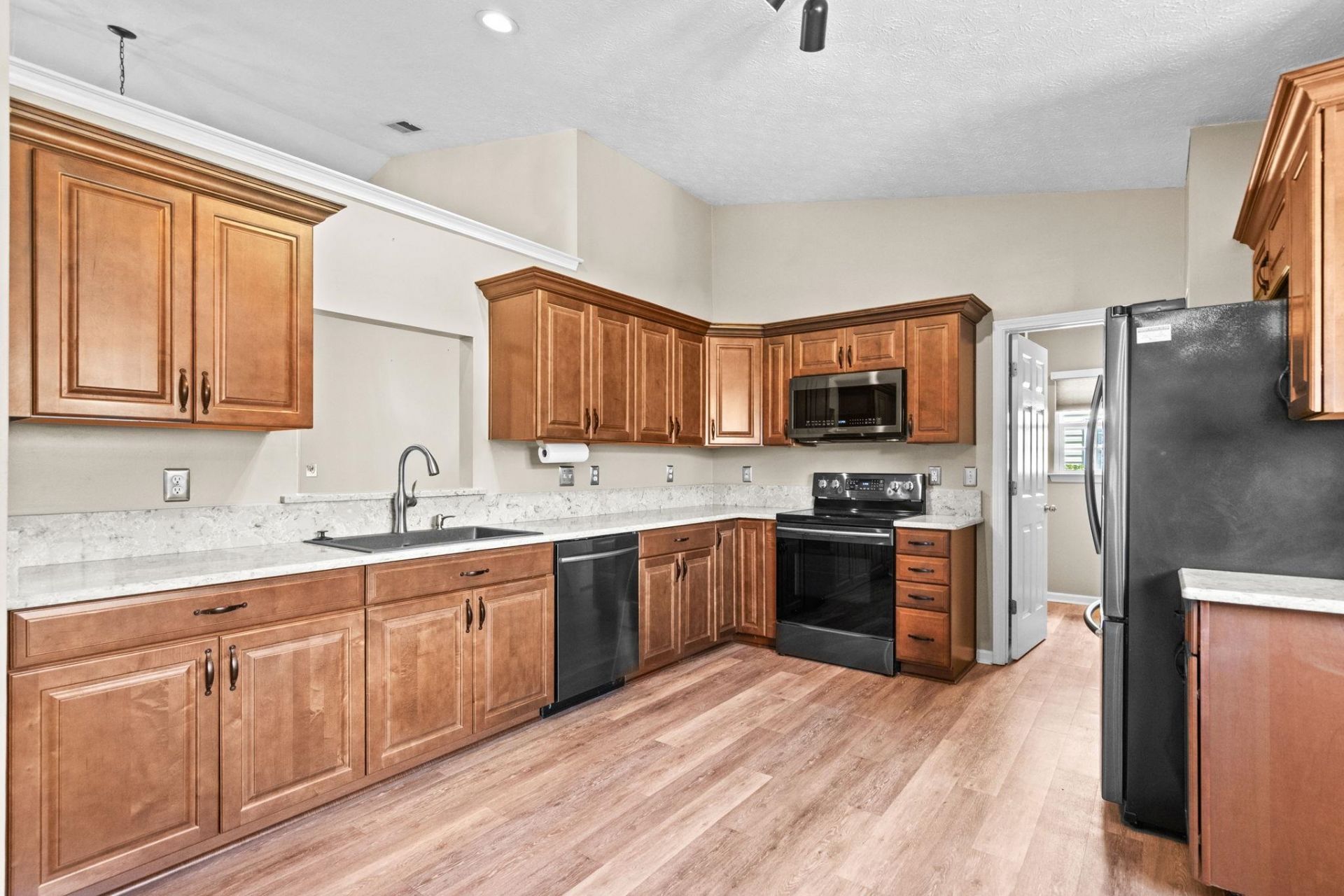 2783 Sanctuary Blvd.  Photo 18