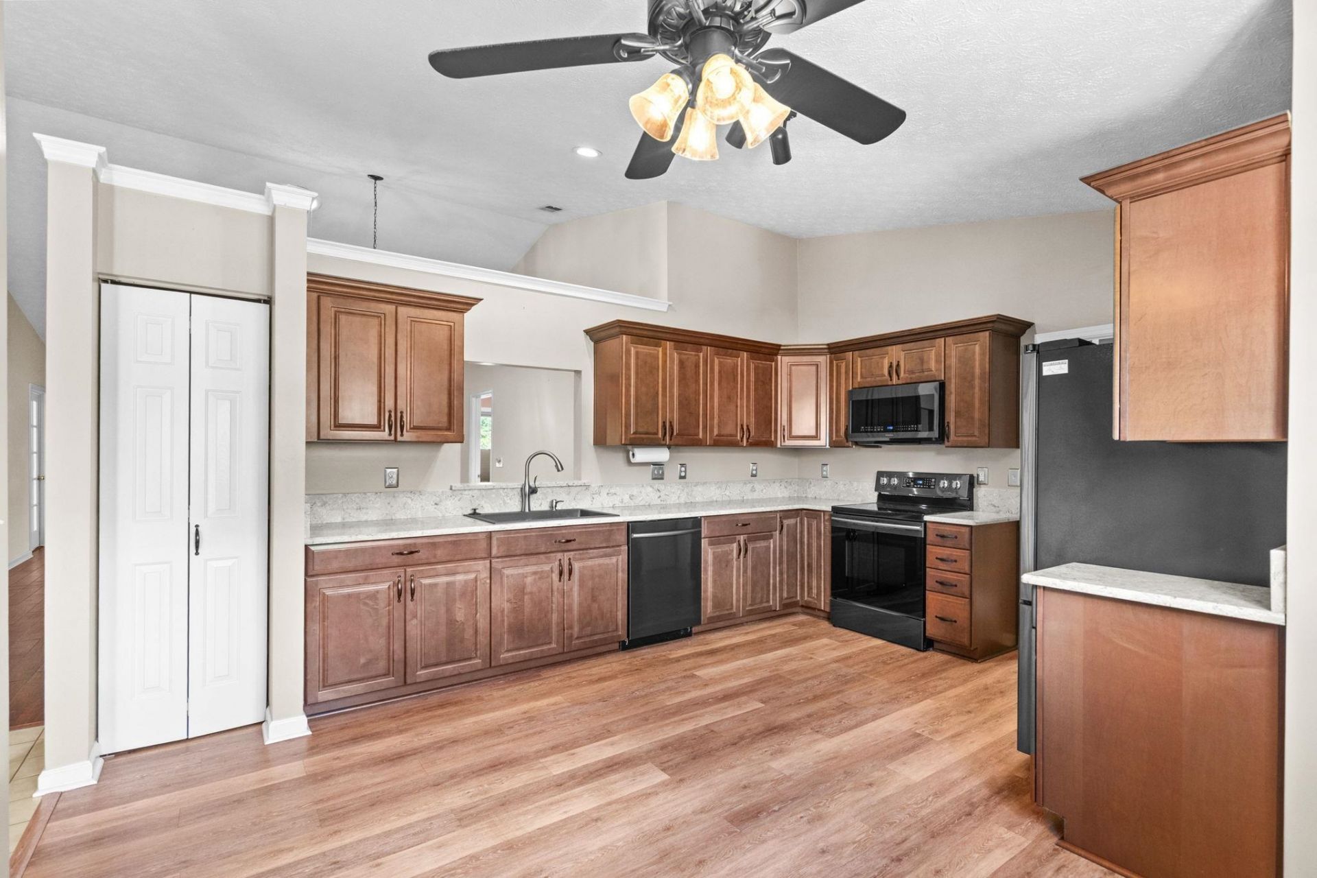 2783 Sanctuary Blvd.  Photo 21