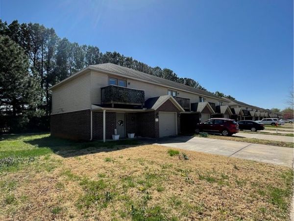 2155 W Skyler Drive , Fayetteville, AR 72704