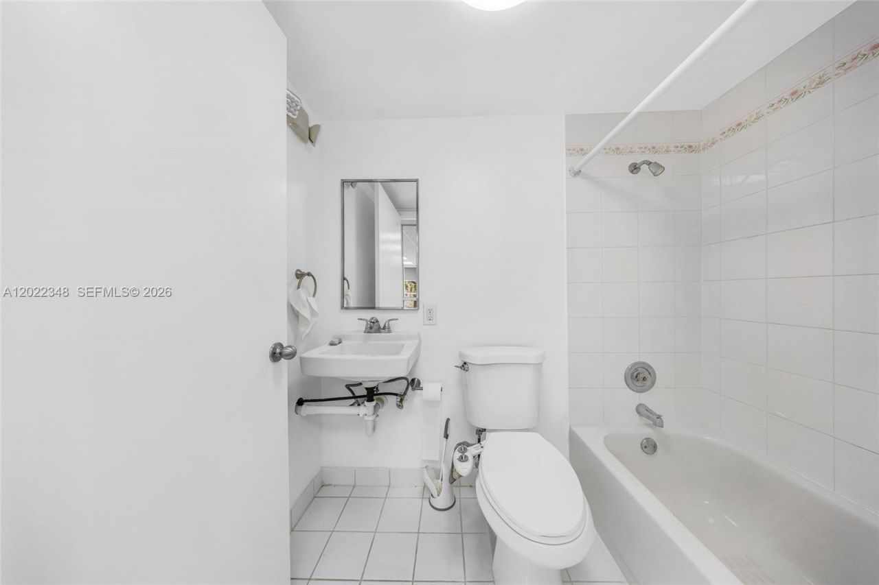 8009 NW 29th St , Unit 8009, Doral, FL 33122 Photo