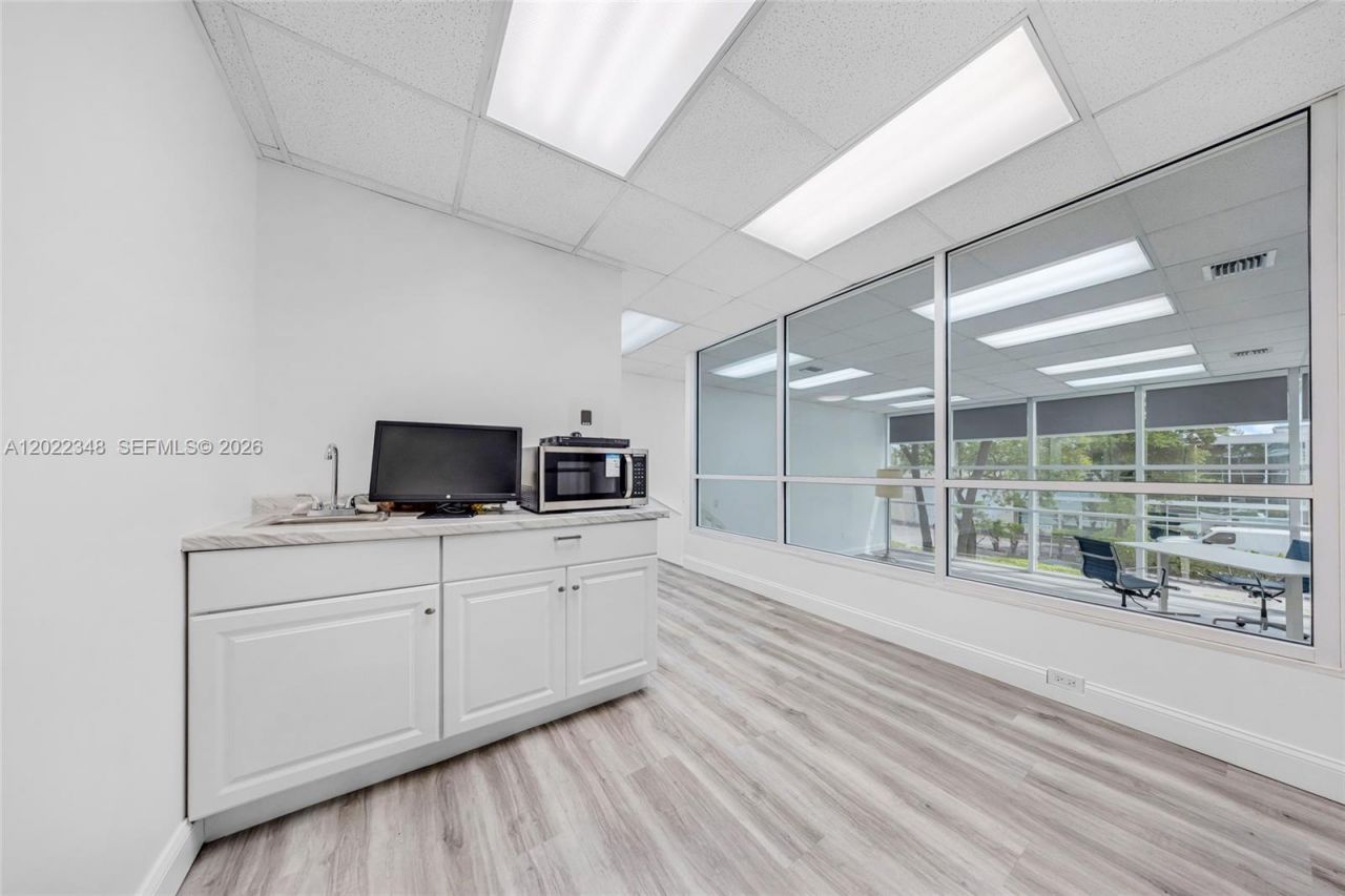 8009 NW 29th St , Unit 8009, Doral, FL 33122 Photo