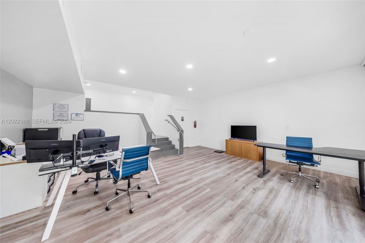 8009 NW 29th St , Unit 8009, Doral, FL 33122 Photo