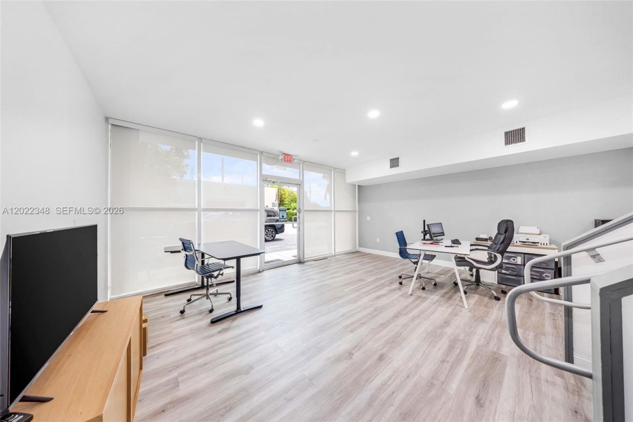 8009 NW 29th St , Unit 8009, Doral, FL 33122 Photo