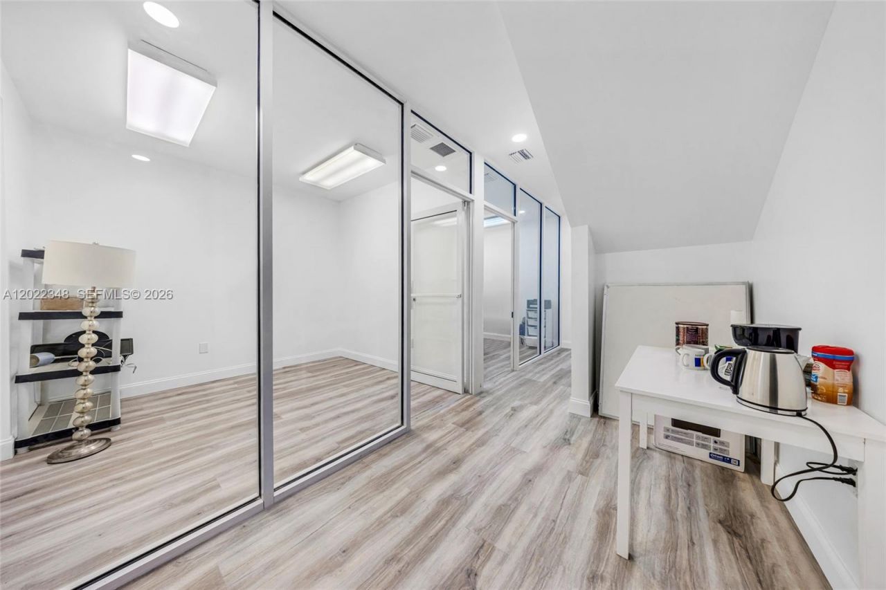 8009 NW 29th St , Unit 8009, Doral, FL 33122 Photo