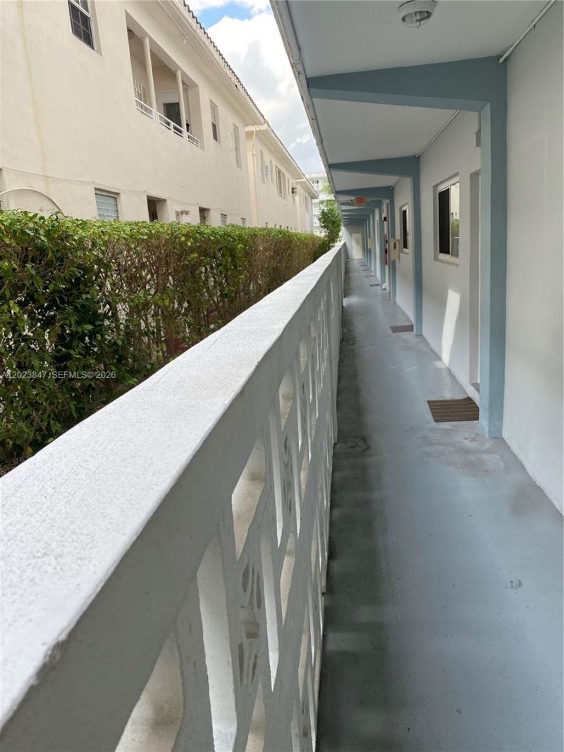 1185 Marseille Dr , Unit 103, Miami Beach, FL 33141 Photo