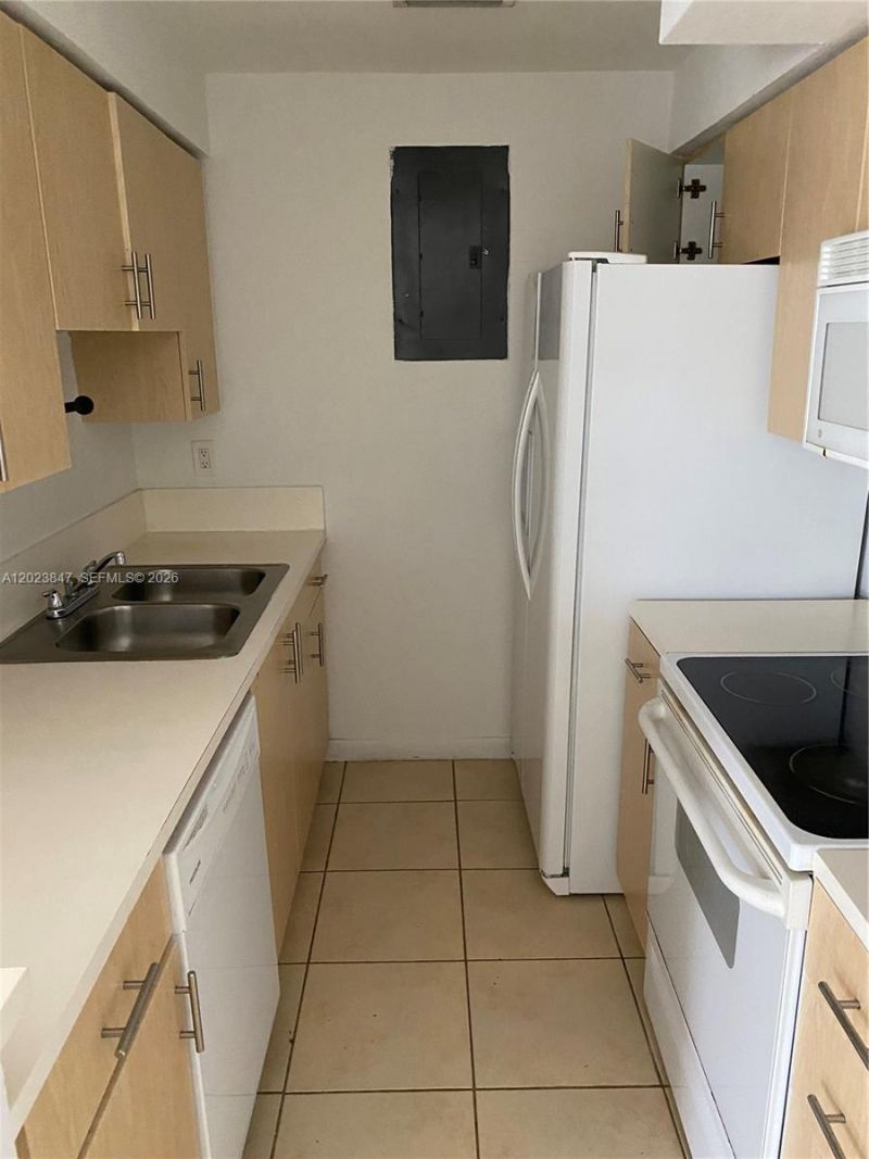 1185 Marseille Dr , Unit 103, Miami Beach, FL 33141 Photo