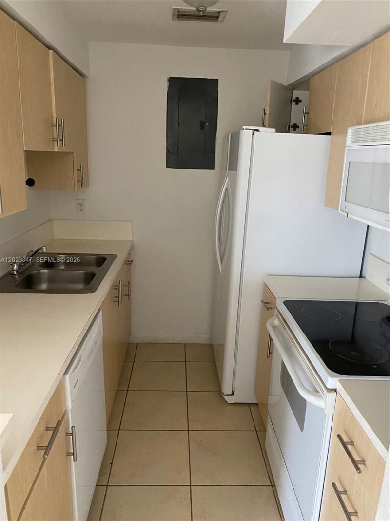 1185 Marseille Dr , Unit 103, Miami Beach, FL 33141 Photo