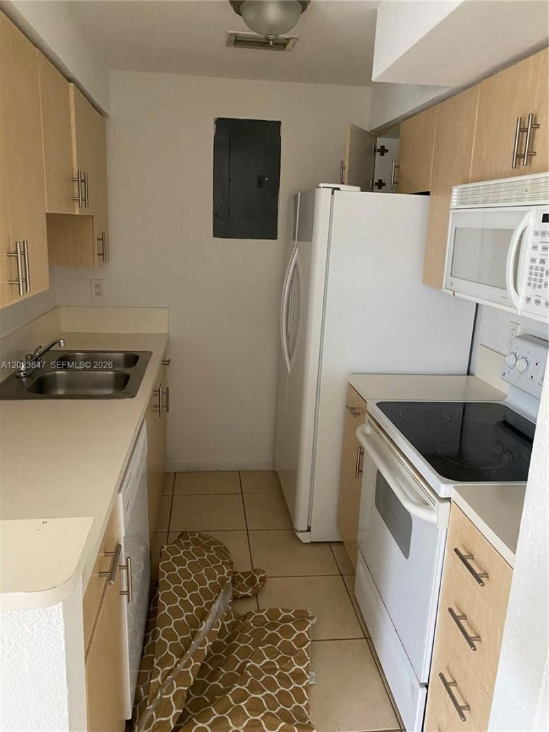 1185 Marseille Dr , Unit 103, Miami Beach, FL 33141 Photo