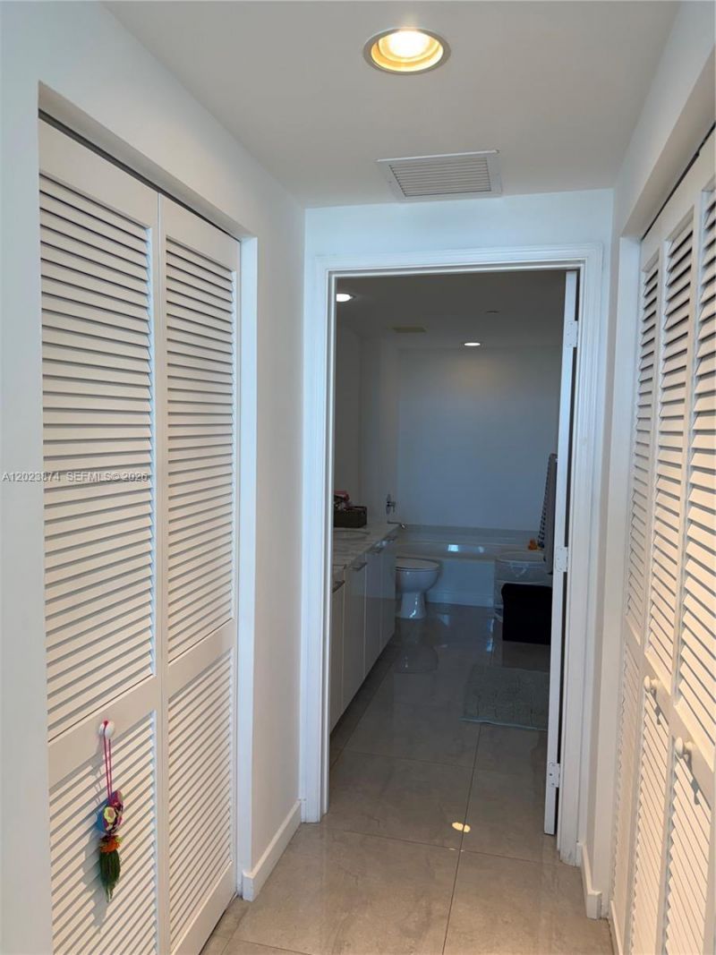 951 Brickell Ave , Unit 2006, Miami, FL 33131 Photo