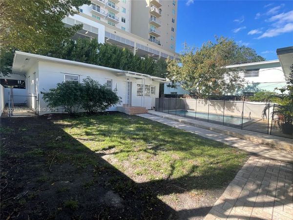 1020 SW 36th Ct , Miami, FL 33135