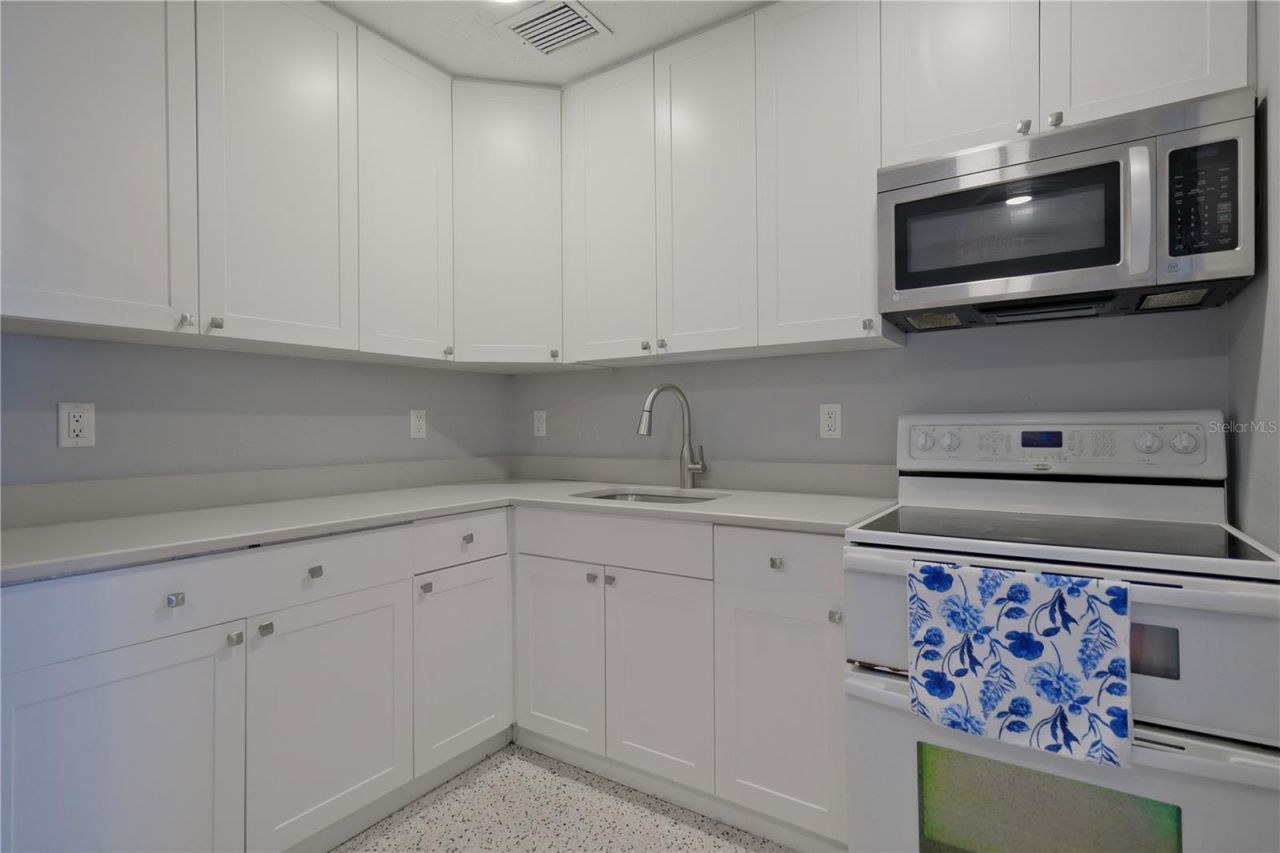 993 Gary Street, Unit A & B, Sarasota, FL 34234 Photo
