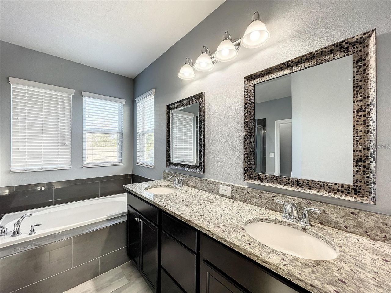 14322 Parkside Ridge Way, Lithia, FL 33547 Photo